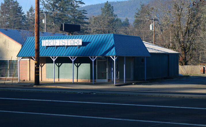 Pictures of Mixed Use, Retail property located at 144 Redwood Hwy, Cave Junction, OR 97523 for sales - image #1