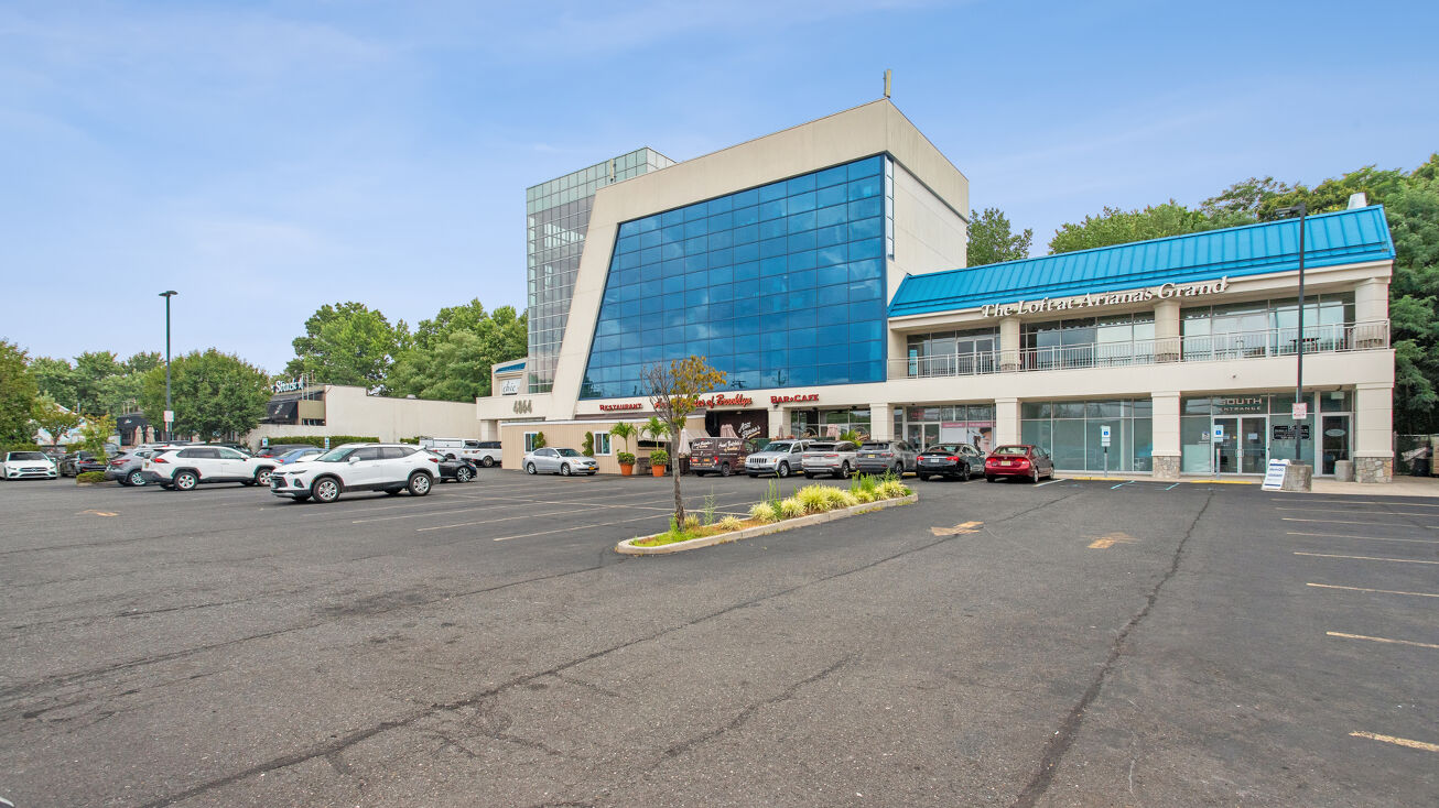 4864 Arthur Kill Rd, Staten Island, NY 10309