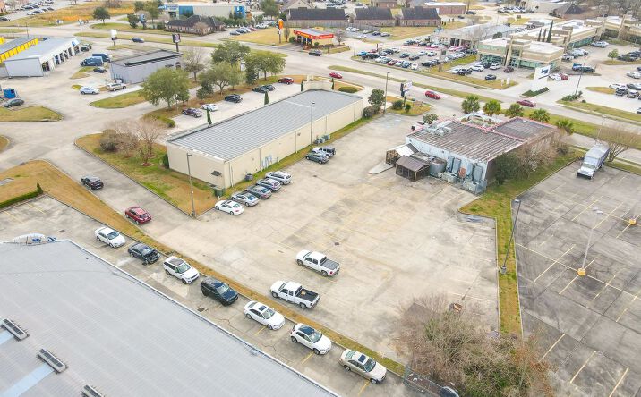 Pictures of Retail property located at 10655 Coursey Blvd, Baton Rouge, LA 70816 for sales - image #1