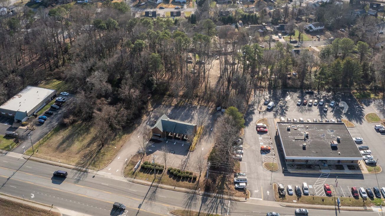 9215 Quioccasin Rd, Richmond, VA 23229