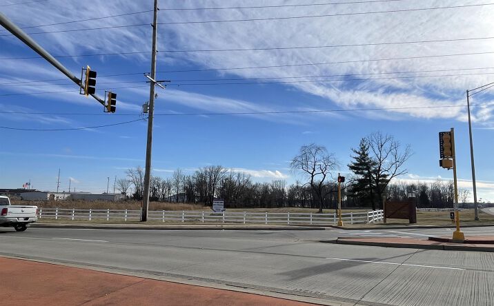 Pictures of Land property located at 2103 The Hill Avenue, Marion, IL 62959 for sales - image #1