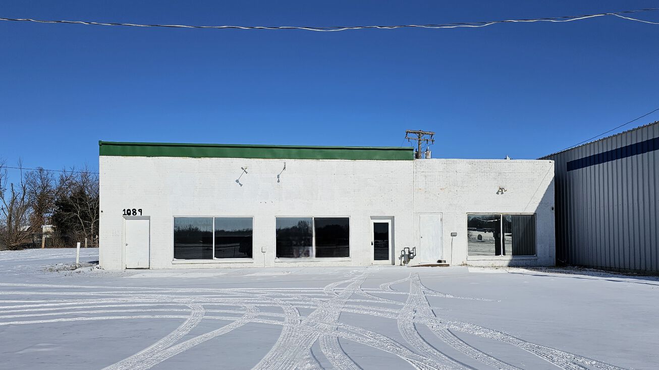 1089 US50, Knob Noster, MO 65336