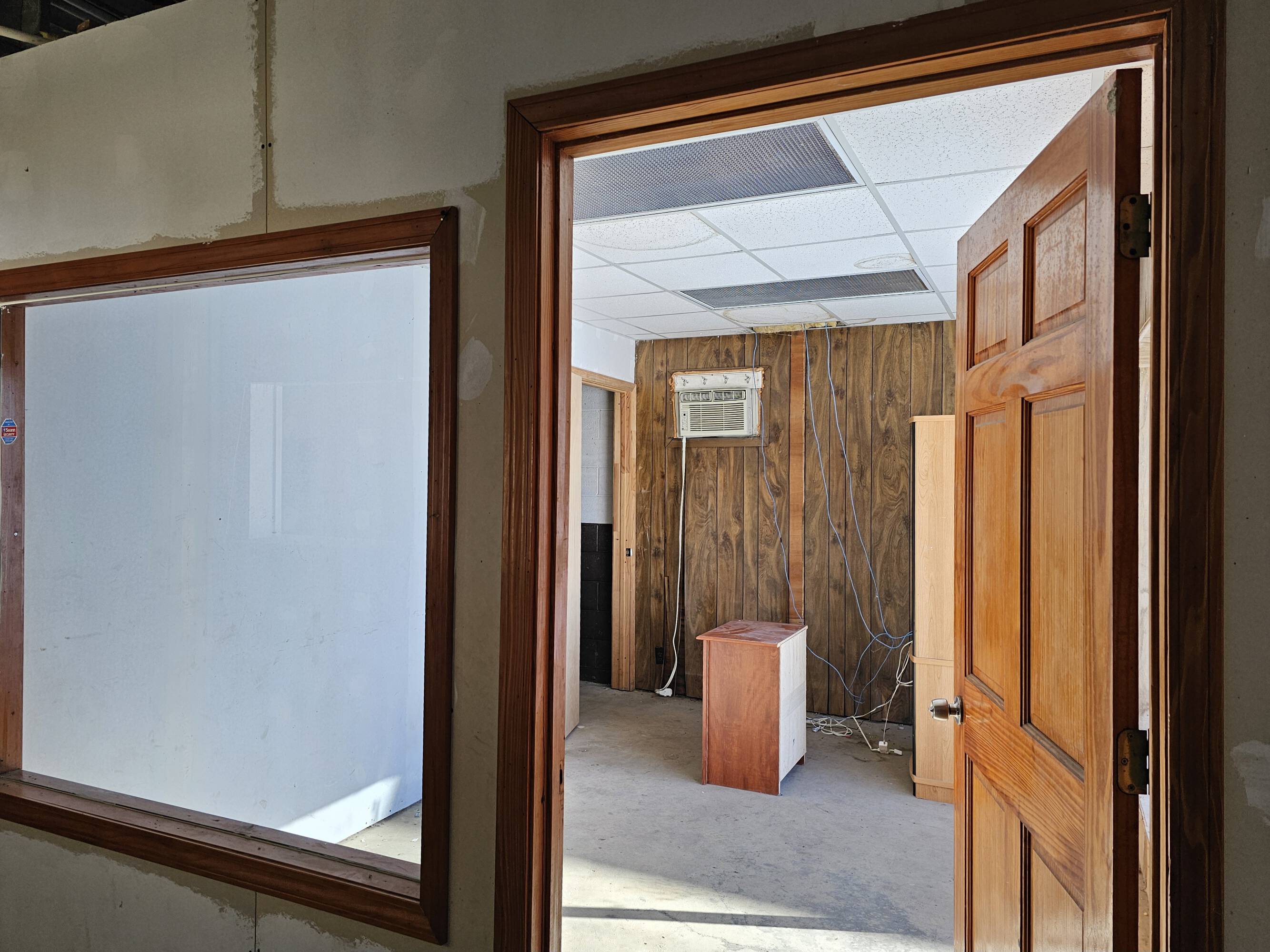 1089 US50 Knob Noster MO 65336