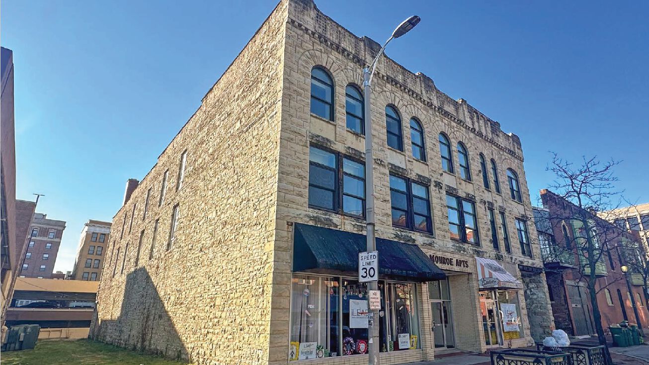 20 E Cass St, Joliet, IL 60432