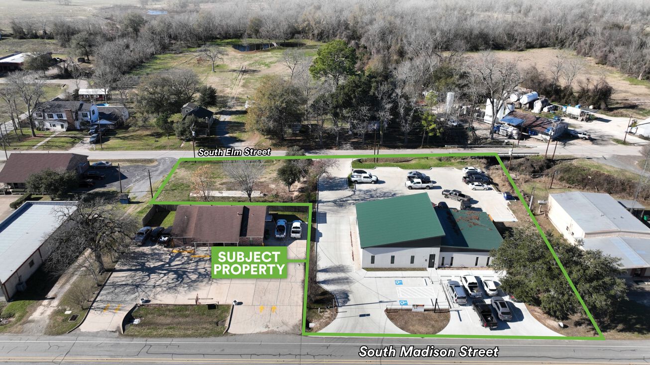 604 S Madison St, Madisonville, TX 77864