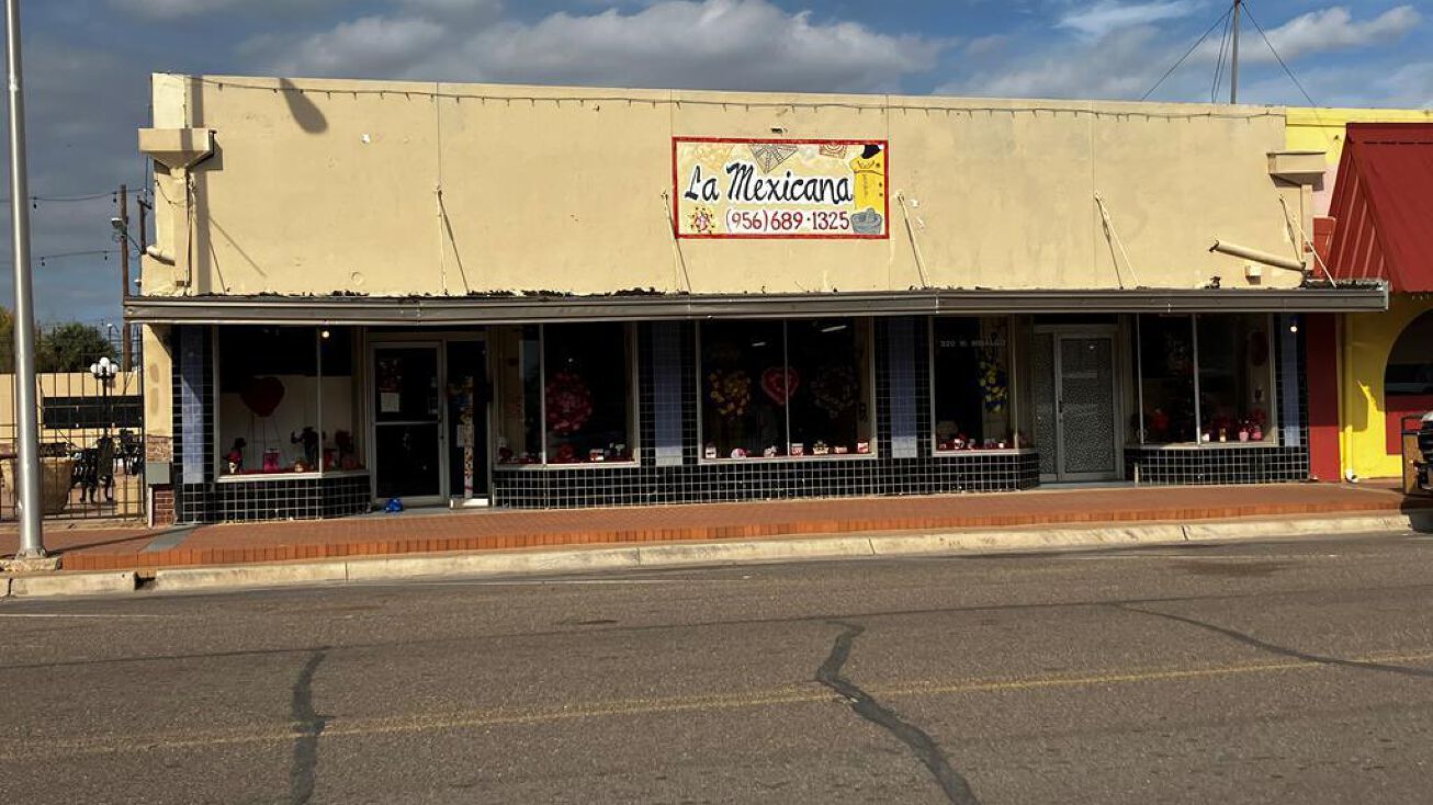 320 HIDALGO AVE., RAYMONDVILLE, TX 78580