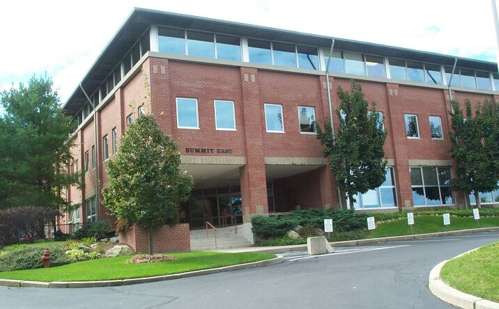 Pictures of Office property located at 300 Centerville Rd, Warwick, RI 02888 for sales - image #1