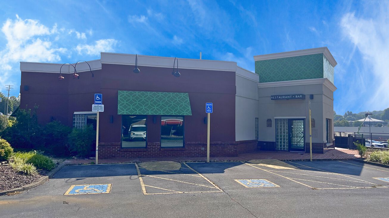 12 Broyles Dr, Johnson City, TN 37601