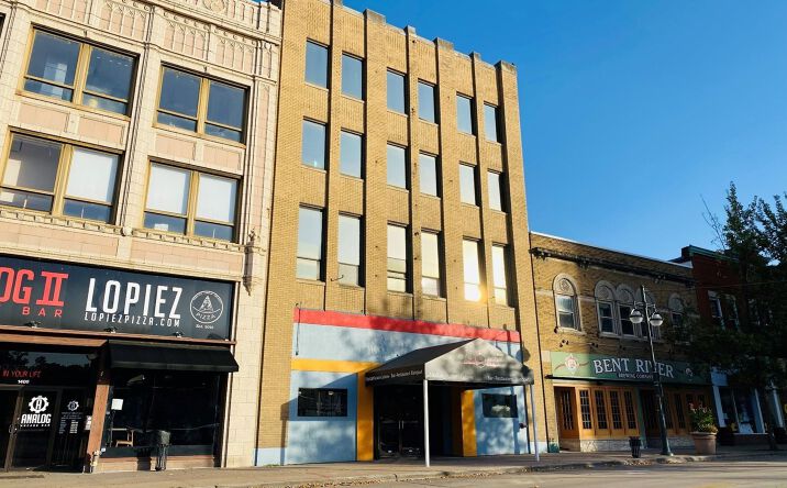 Pictures of Multifamily, Retail property located at 1409 5TH Avenue, Moline, IL 61265 for sales - image #1