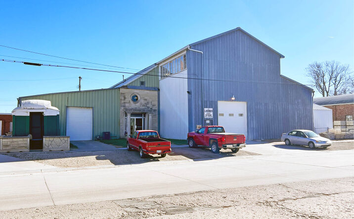 Pictures of Industrial property located at 132 NW Van Buren St, Topeka, KS 66603 for sales - image #1