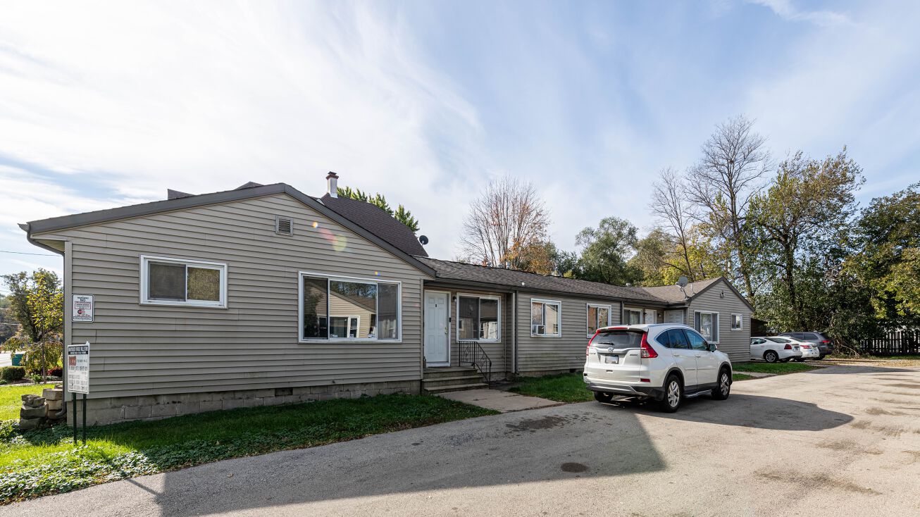 1011 N Broadway St, Joliet, IL 60435