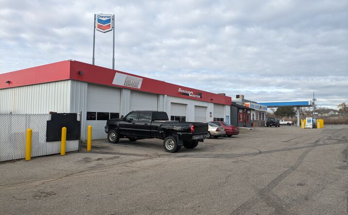 Pictures of Retail property located at 1352 E 700 S, Clearfield, UT 84015 for sales - image #1