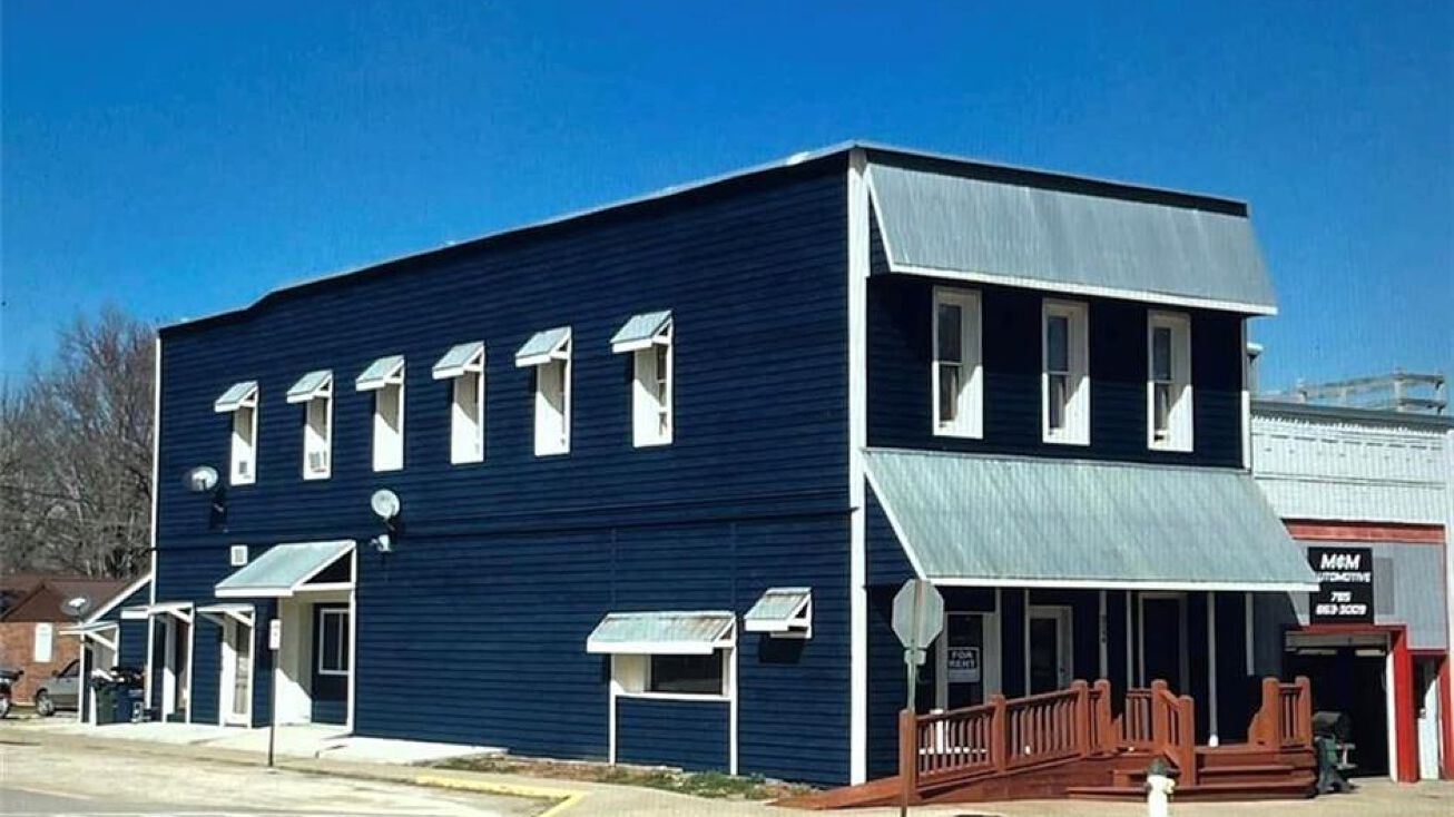 324 W Washington Street, Oskaloosa, KS 66066