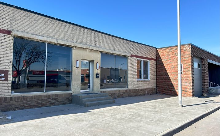 Pictures of Industrial property located at 1234 Burlington St, North Kansas City, MO 64116 for sales - image #1