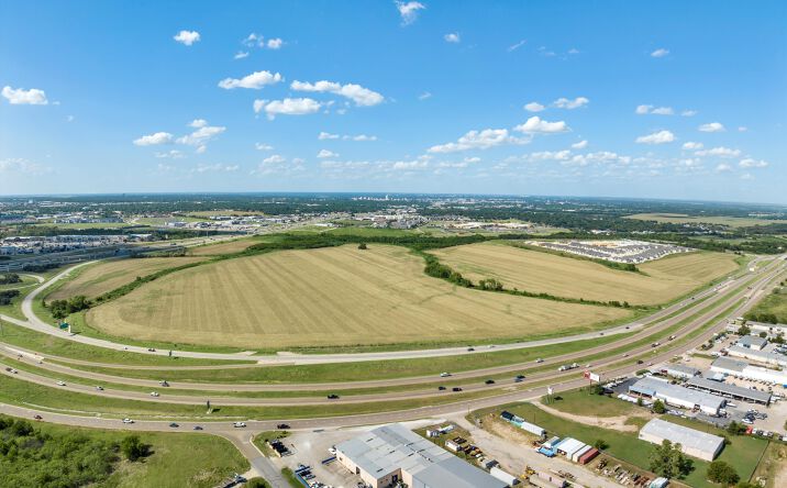 Pictures of Land property located at 256.24 Acres on IH 35 & Hwy 6, Waco, TX 76706 for sales - image #1