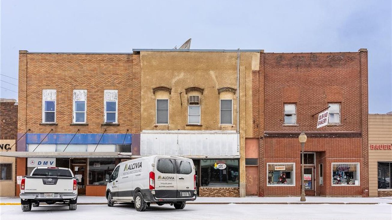 114 W Main St, Durand, WI 54736