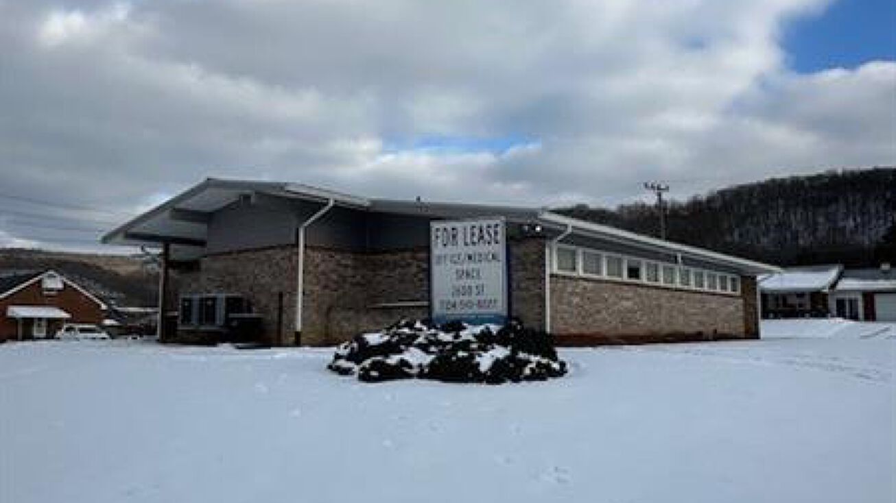 1903 Acheson Ave, Apollo, PA 15613