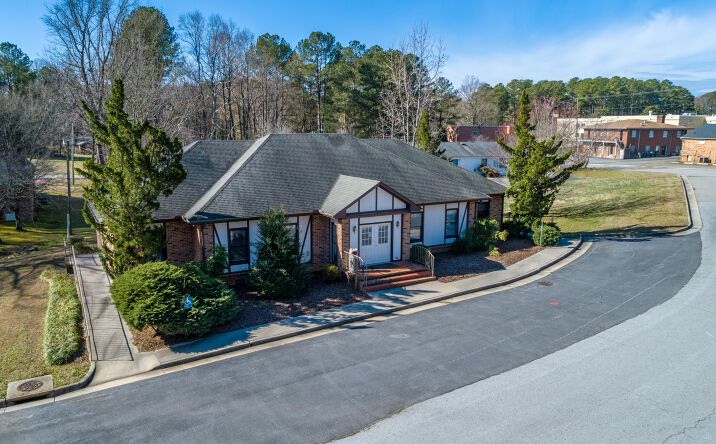 Pictures of Office property located at 413 Bracey Ln, South Hill, VA 23970 for sales - image #1