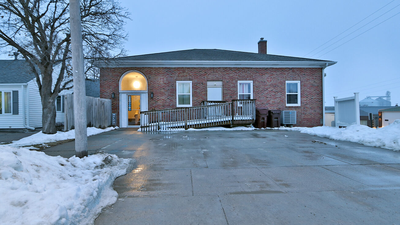 101 E D St, Elmwood, NE 68349