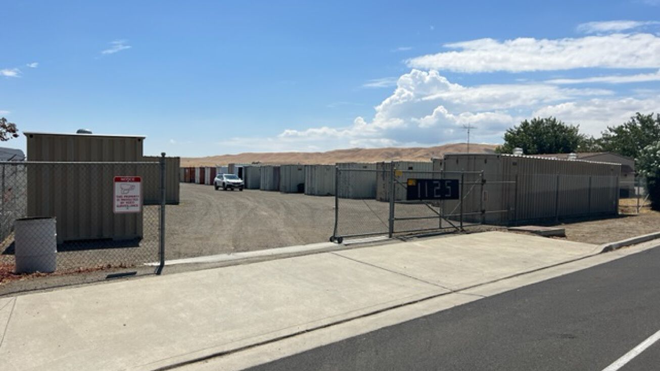 1125 W Elm Ave, Coalinga, CA 93210