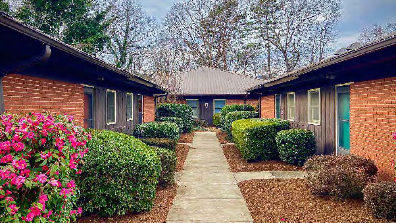 20 Viewmont Heights, Tryon, NC 28782