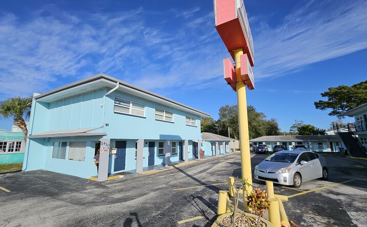 Pictures of Hospitality property located at 430 W Merritt Island Causeway, Merritt Island, FL 32952 for sales - image #1