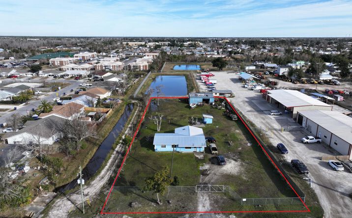 Pictures of Retail property located at 922 N East Avenue, Panama City, FL 32401 for sales - image #1