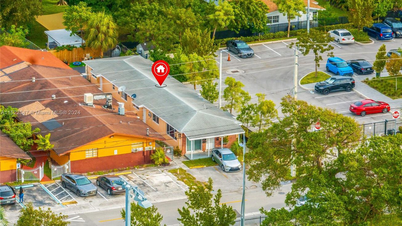 135 SE 5th St, Hallandale Beach, FL 33009