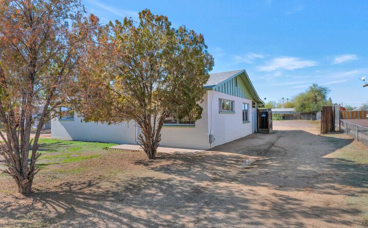 Pictures of Multifamily property located at 8916 North 11th St, Phoenix, AZ 85020 for sales - image #1