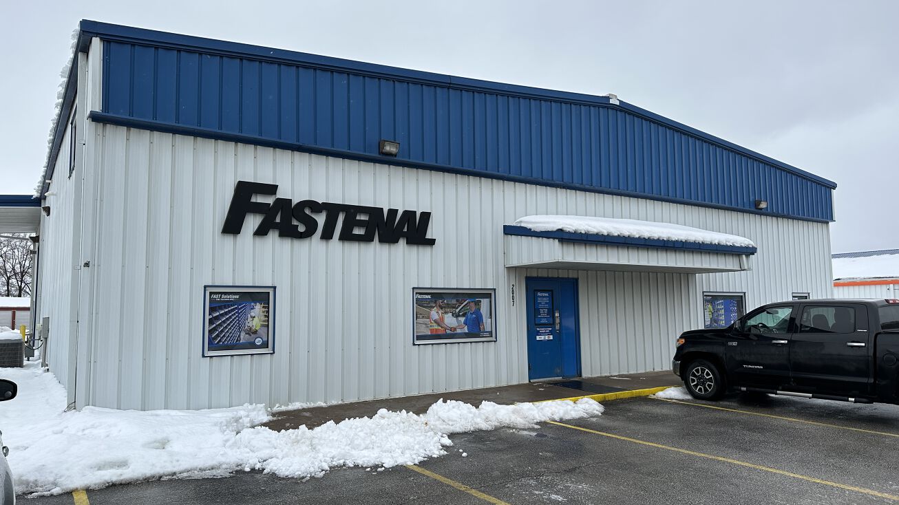 2007 Grandview Ave, Muscatine, IA 52761