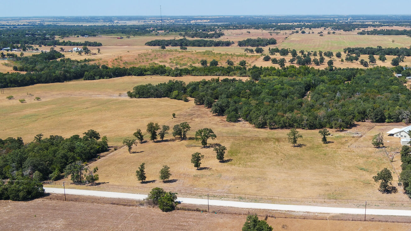 000 Co Rd 233, Rockdale, TX 76520