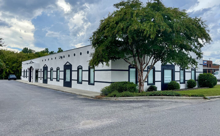 Pictures of Office property located at 401 Southgate Dr, Pelham, AL 35124 for comps - image #1