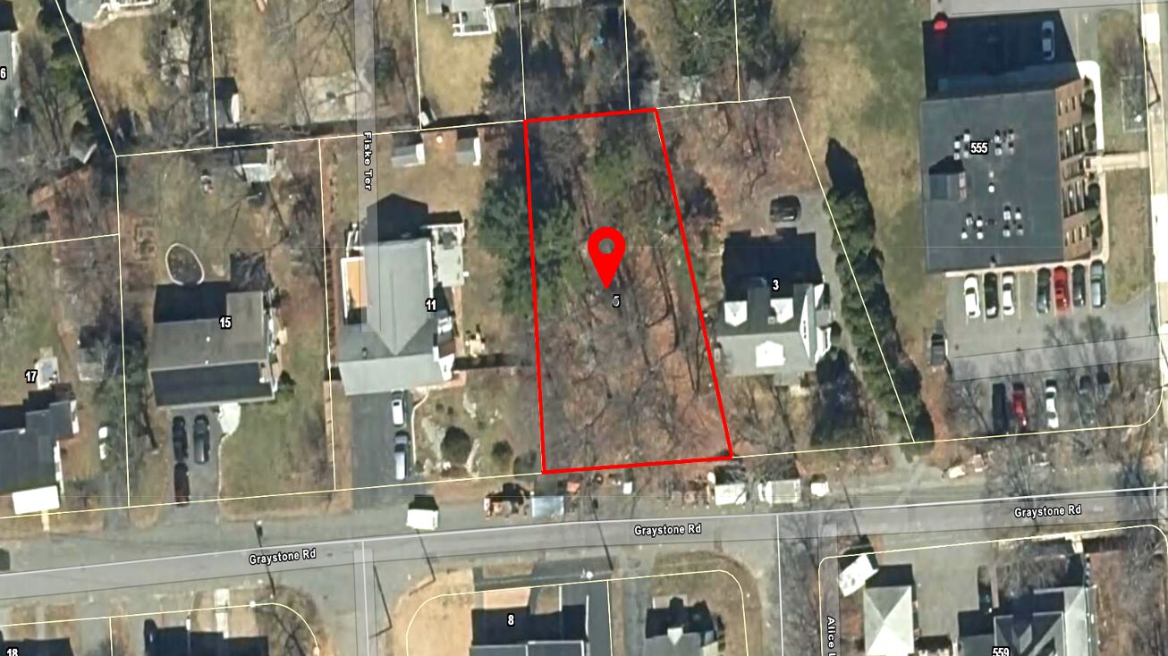 5 Graystone Rd, Stoneham, MA 02180