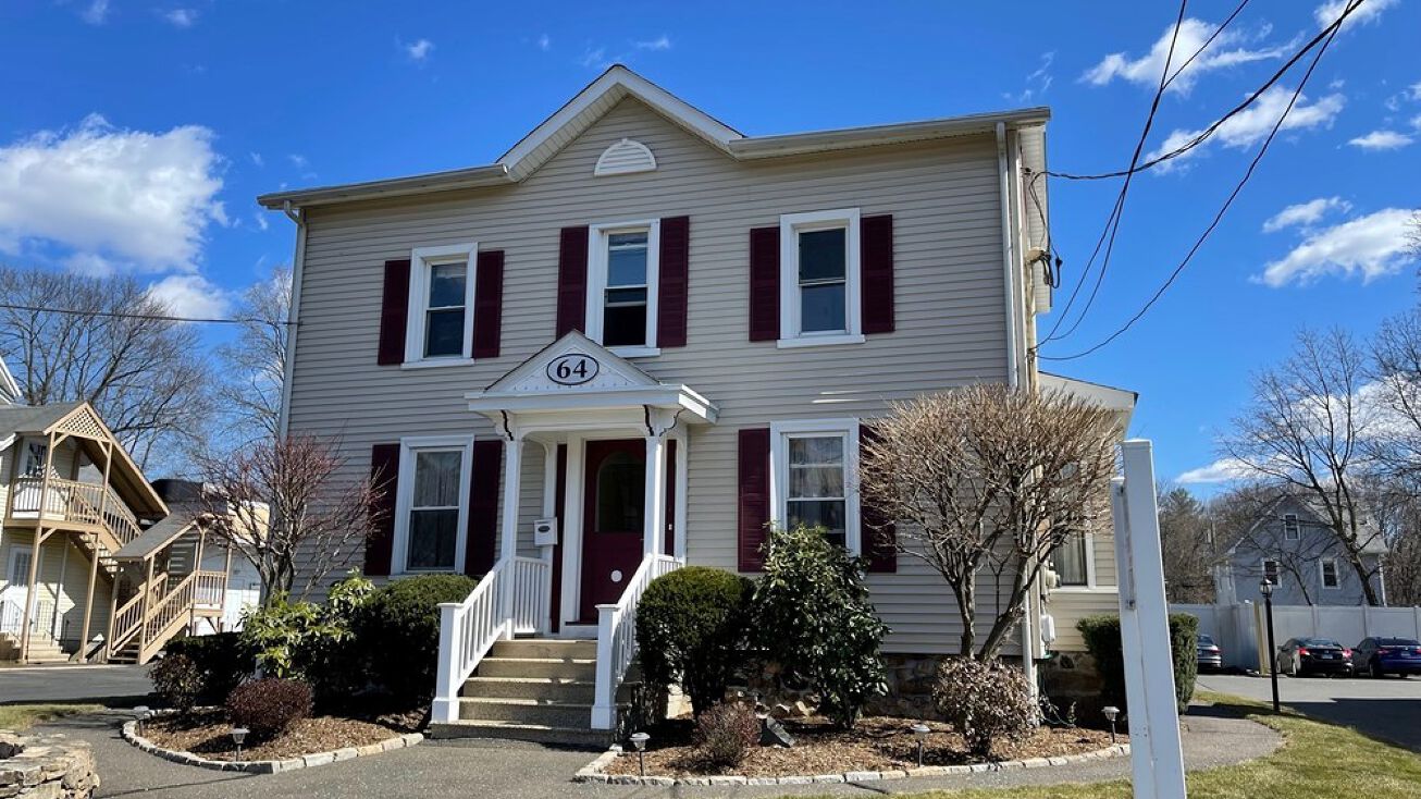 64 North St, Danbury, CT 06810