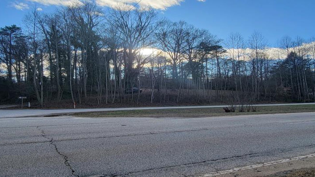 10509 E Greenville Hwy, Wellford, SC 29385