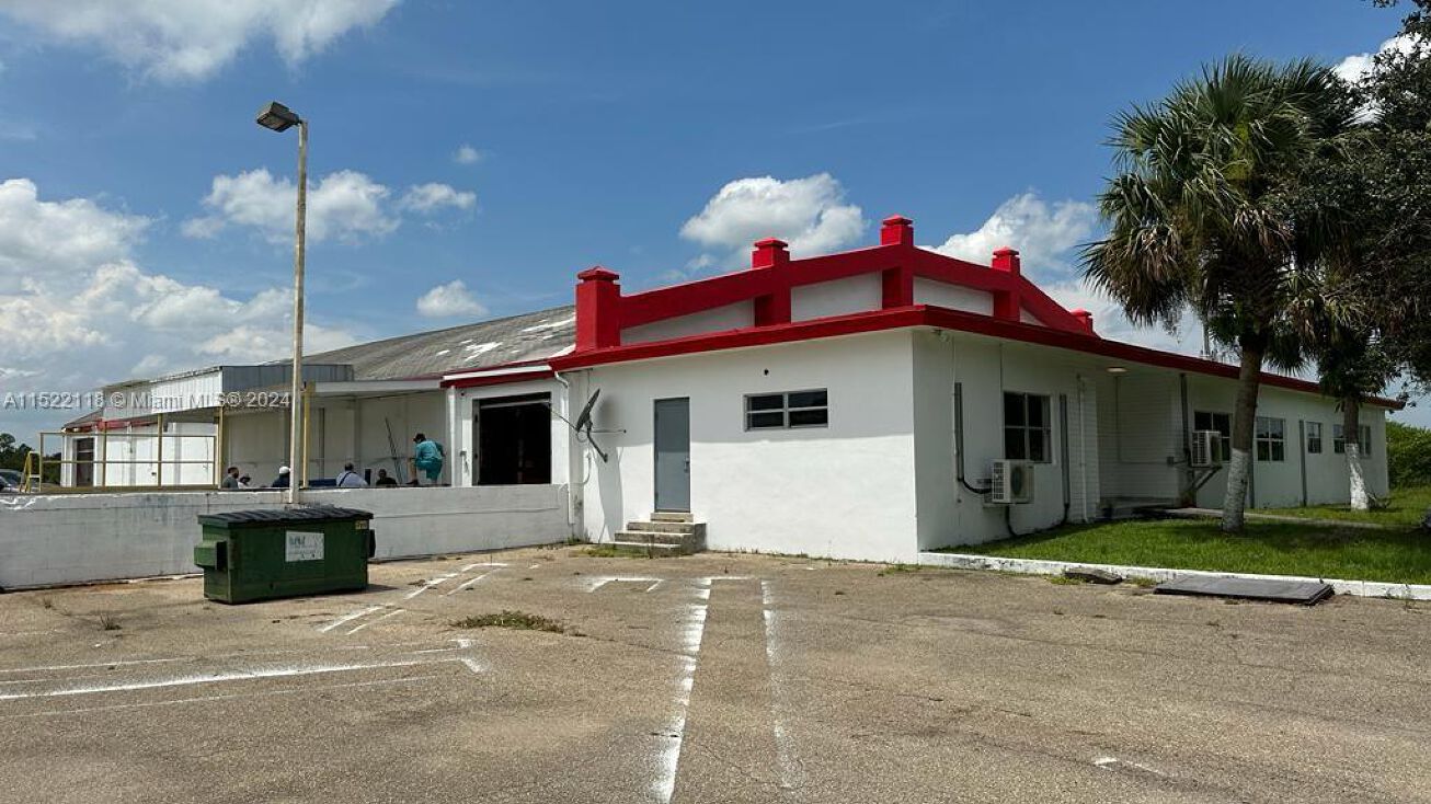 10753 N 441, Okeechobee, FL 34972