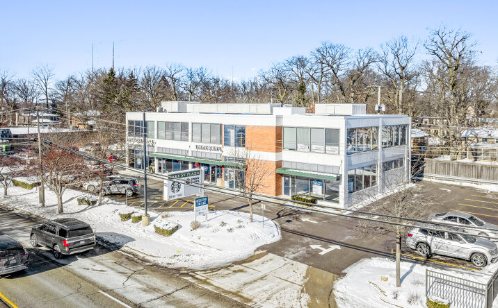 Pictures of Retail property located at 3520 Lake Ave, Wilmette, IL 60091 for comps - image #1