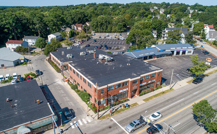 Pictures of Office property located at 550 Forest Ave, Portland, ME 04101 for comps - image #1