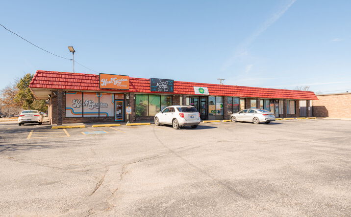 Pictures of Retail property located at 1501 N Rockwell Ave, Oklahoma City, OK 73127 for sales - image #1