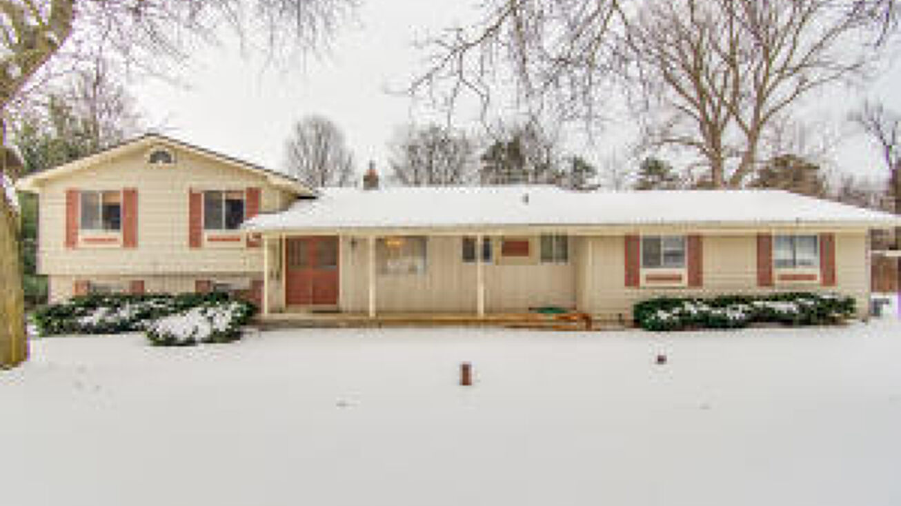 9037 S State Rd, Goodrich, MI 48438