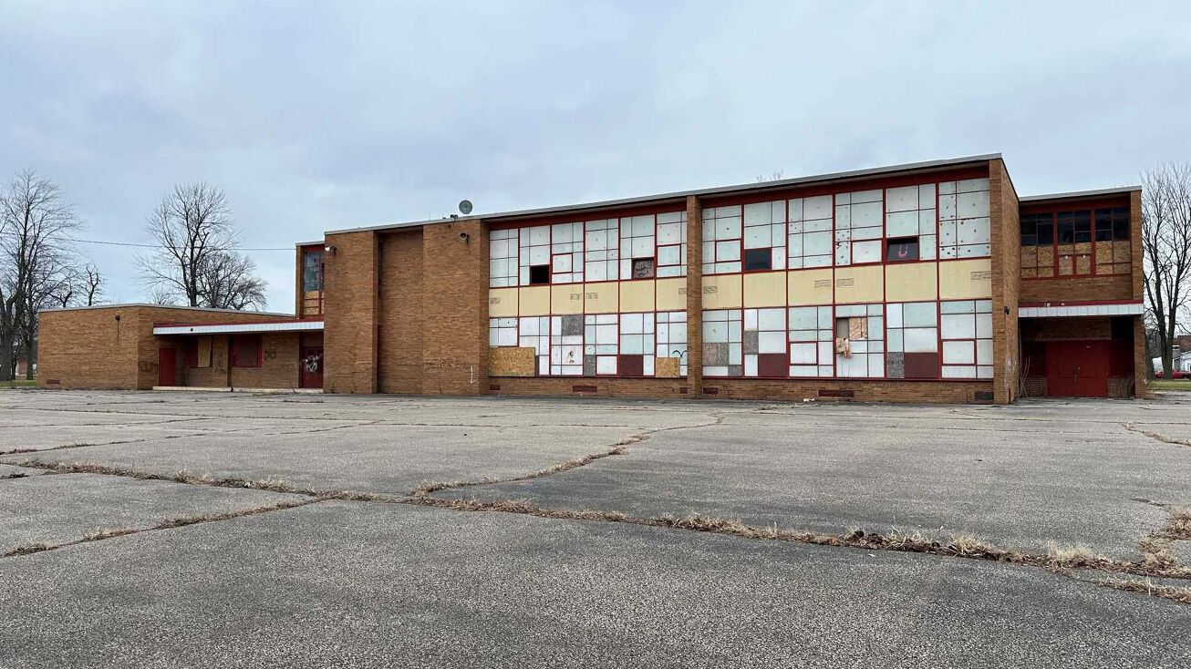 1123 N Sherman St, Bay City, MI 48708