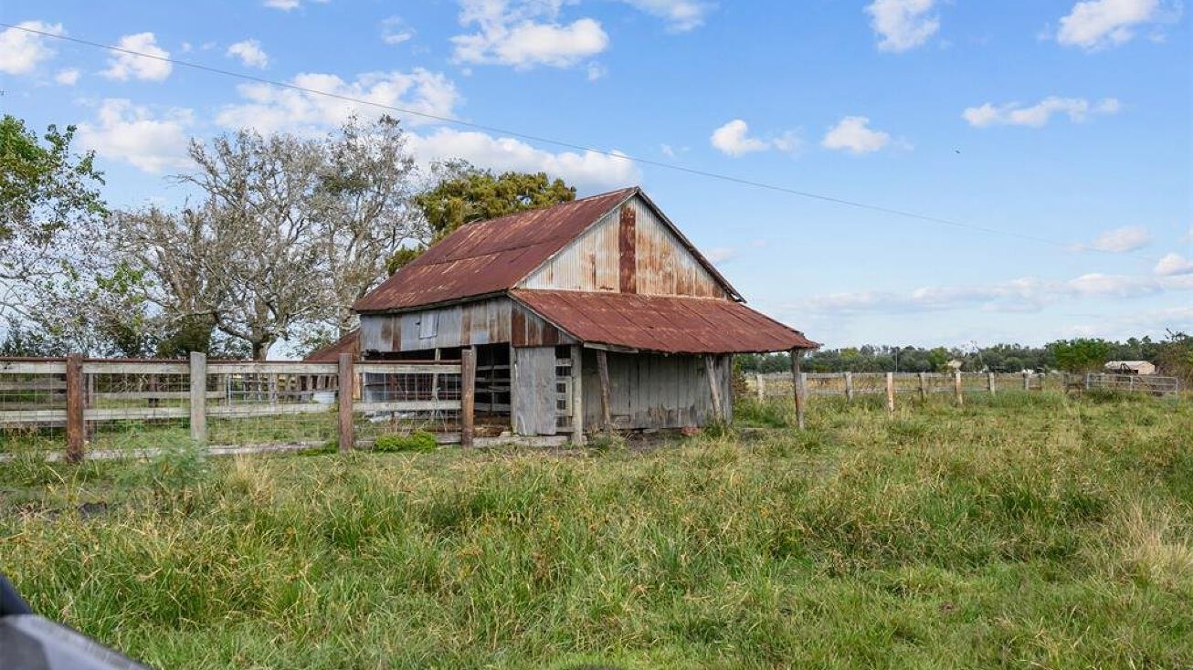 15525 Hurta Rd, Needville, TX 77461