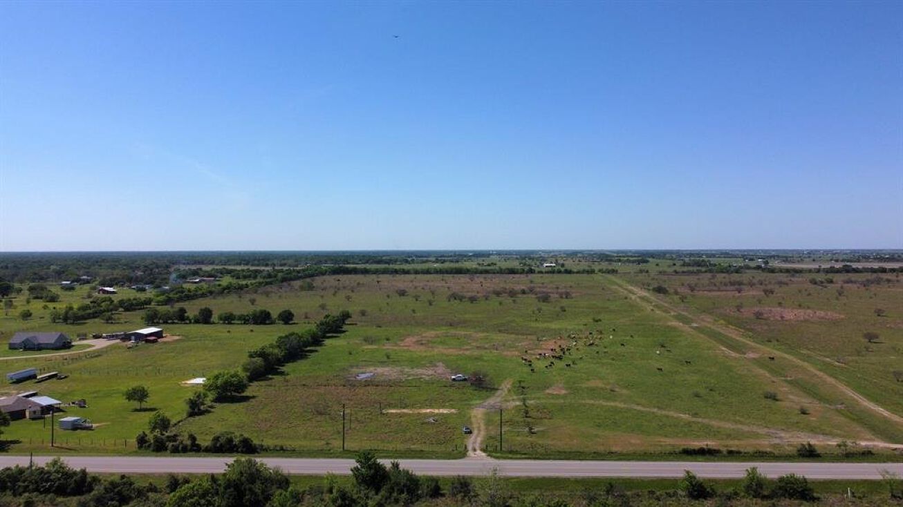 18302 FM442, Needville, TX 77461