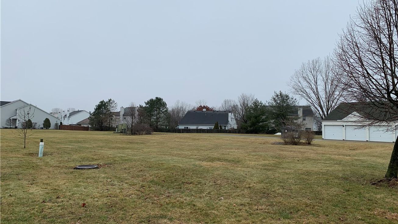 V/L Chandlers Lane, Olmsted Falls, OH 44138