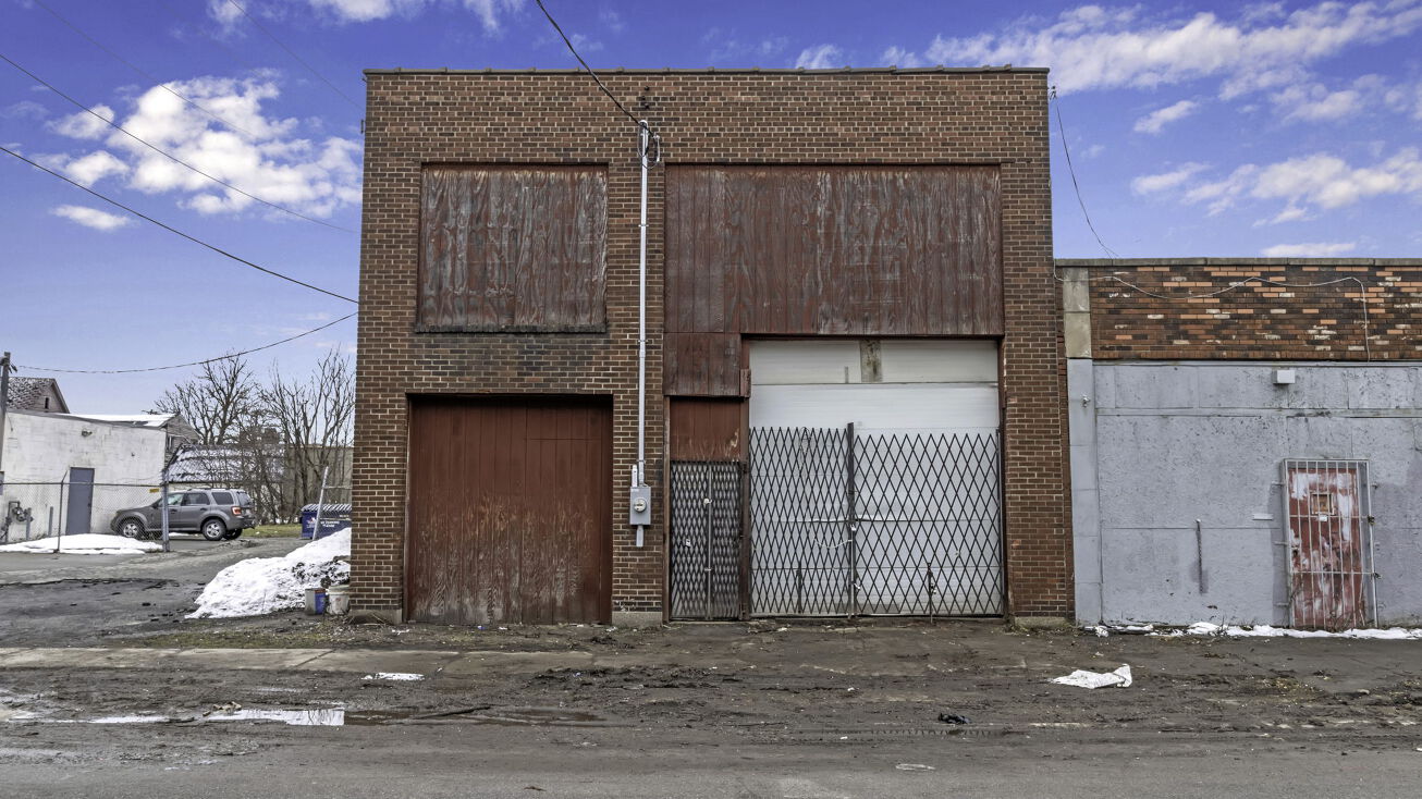 14 Strauss St, Buffalo, NY 14212