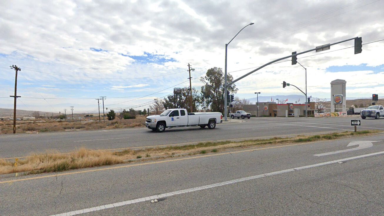 300 Gardner Field Rd, Taft, CA 93268