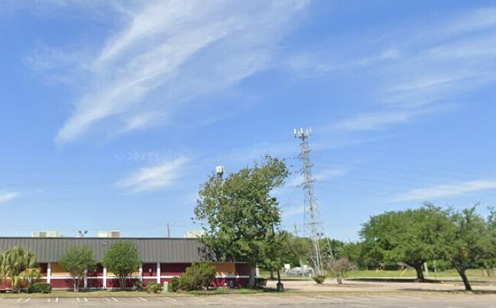 Pictures of Retail property located at 4717 East Fwy, Baytown, TX 77521 for sales - image #1