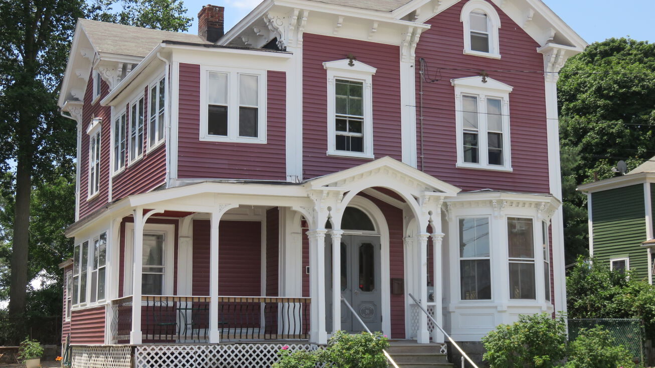 20 Tilley St, New London, CT 06320