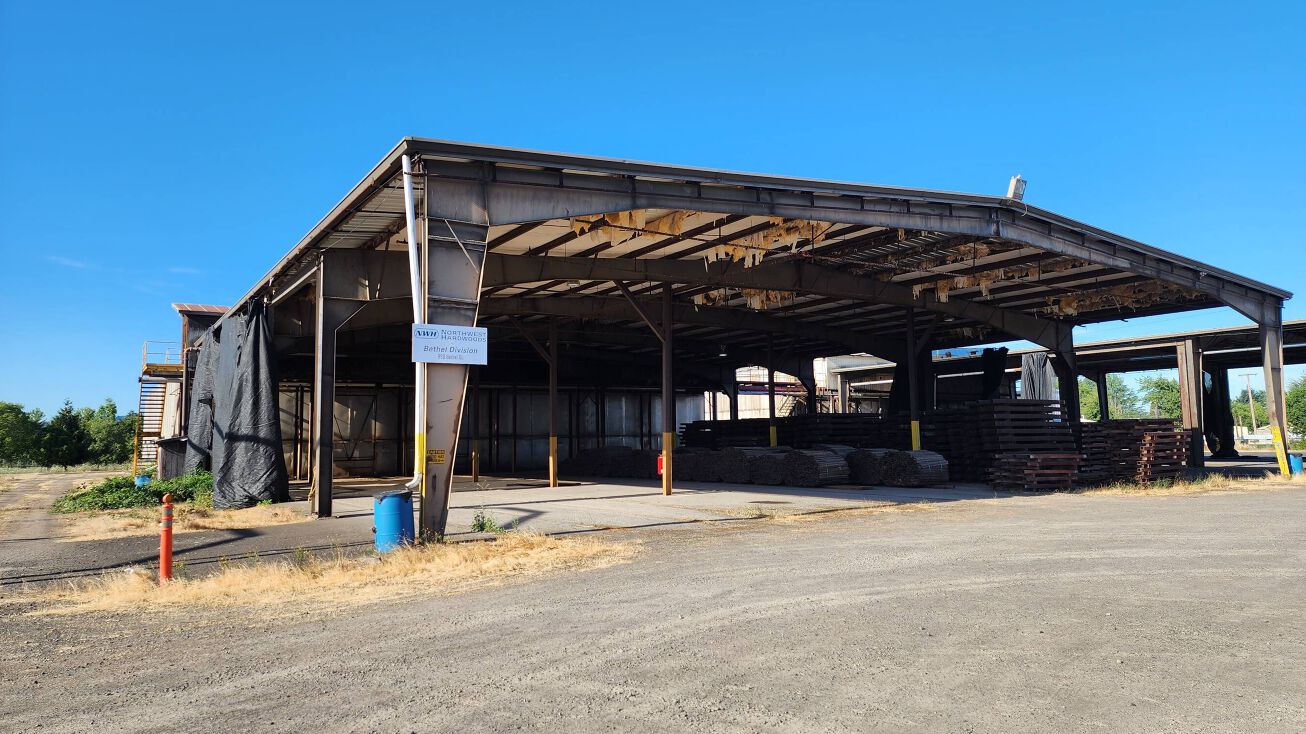 940 Bethel Dr, Eugene, OR 97402