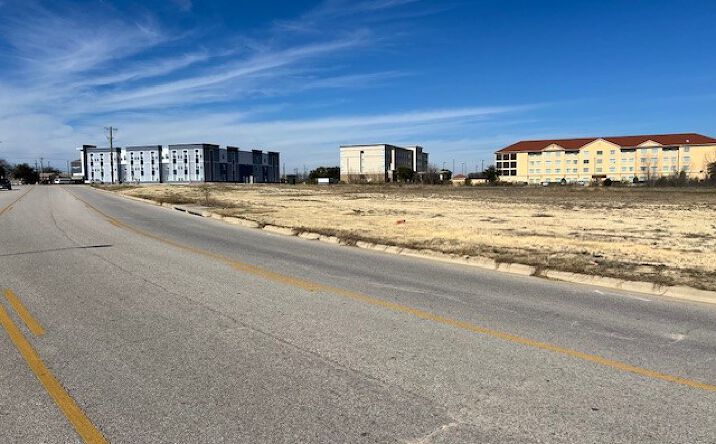 Pictures of Land property located at 301 Lowes Blvd, Killeen, TX 76542 for sales - image #1